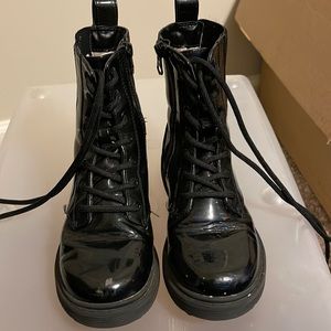 Art Class Boots, Size 1